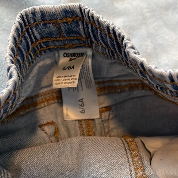 Boys size 6 Oshkosh jeans.  Good used condition - Picture 6 of 6